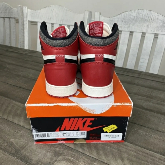 Nike Air Jordan 1 High Chicago Lost And Found Sz 8.5 - Picture 4 of 6